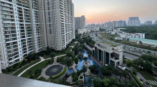 DLF THE CREST